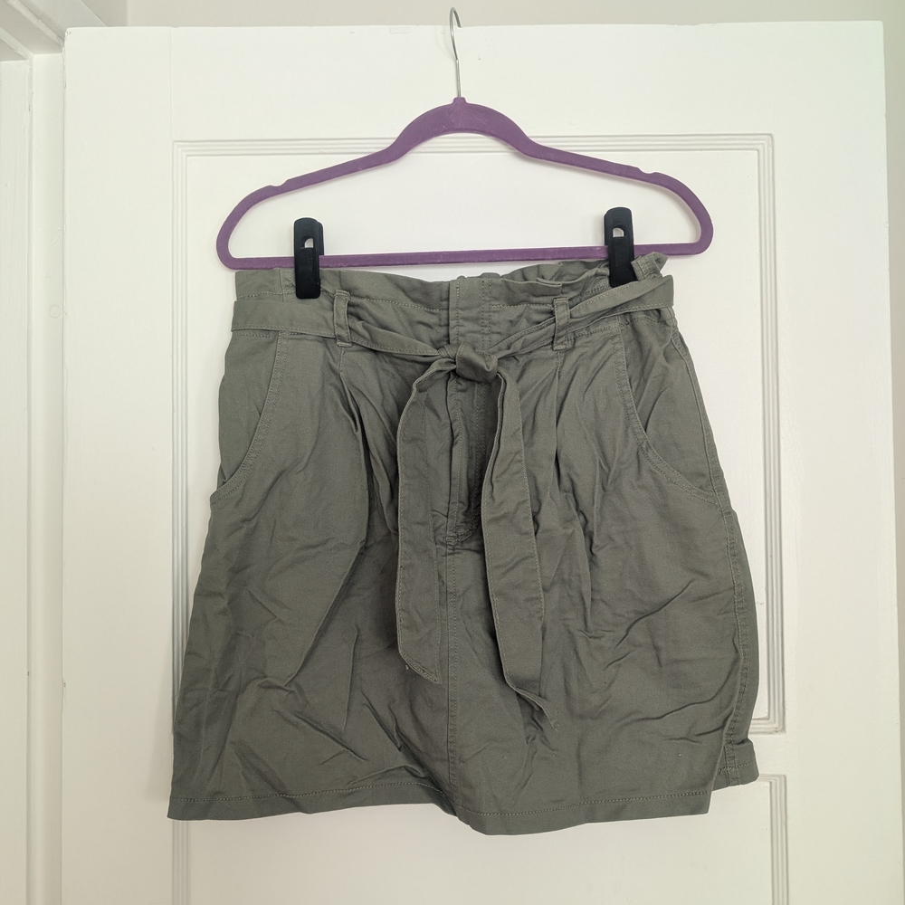 LOFT Green Cargo Skirt with Tie Waist and Relaxed Fit